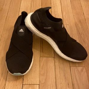 100% AUTHENTIC ADIDAS WOMENS ULTRABOOST BLACK SLIP ON SNEAKERS SIZE 8